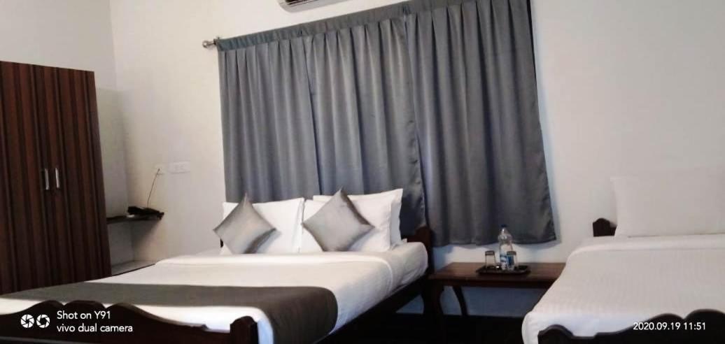 Pp Residency Hotel Covelong Екстериор снимка