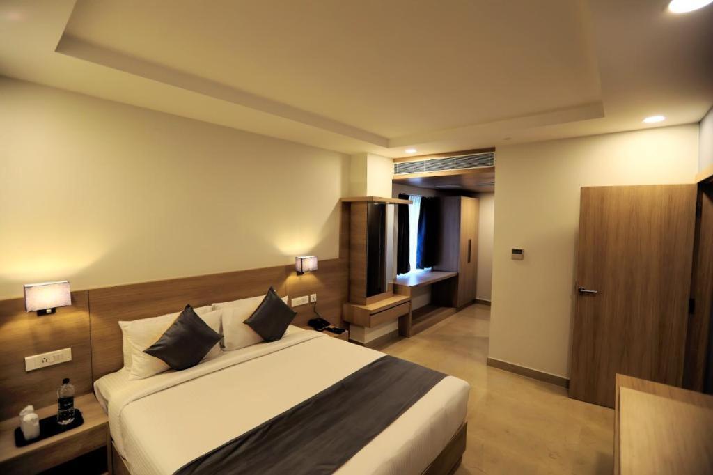 Pp Residency Hotel Covelong Екстериор снимка
